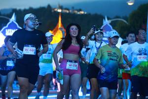 BIB: 461, 073, 116, 401
                            <button type="button" onclick="openModal(22341650)" class="btn btn-primary btn-sm float-right btn-popup" data-toggle="modal" data-target=".modal-high-quality">
                        <i class="fas fa-shopping-cart"></i> Add to Cart
                    </button>
                                            <button type="button" onclick="isThisMe(22341650, true)" class="btn btn-success btn-sm float-right btn-popup btn-isme hidden" data-toggle="tooltip" data-placement="bottom" title="นี่คือรูปของคุณใช่ไหม คลิกที่นี่เพื่อเอาเข้าอัลบั้ม">
                        <i class="fas fa-plus"></i> Add to album
                    </button>
                    <button type="button" onclick="isThisMe(22341650, false)" class="btn btn-warning btn-sm float-right btn-popup btn-isnotme hidden">
                        <i class="fas fa-ban"></i> Remove from album
                    </button>